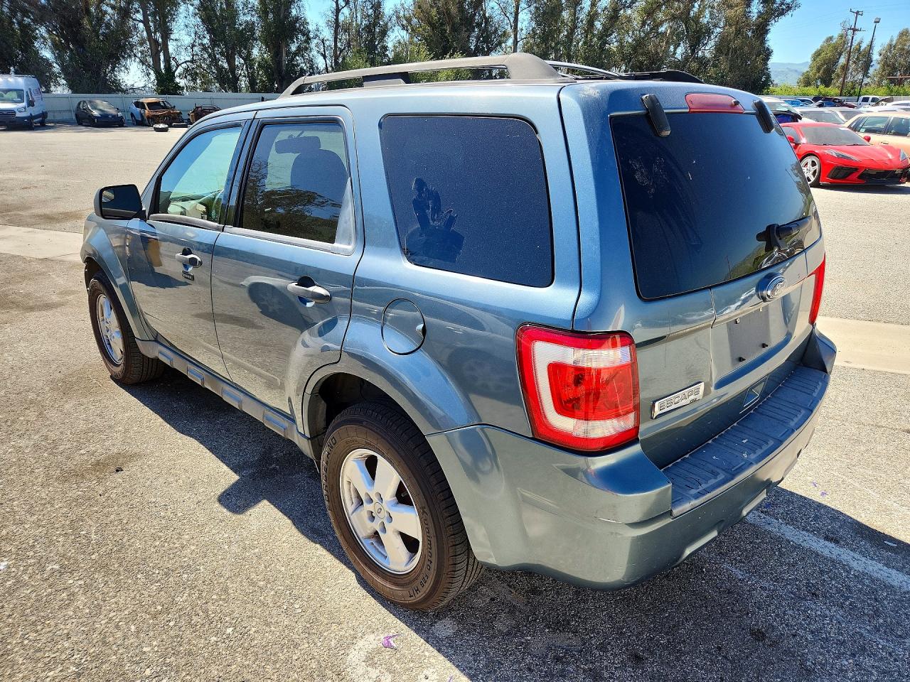 2010 FORD ESCAPE XLT photo 2