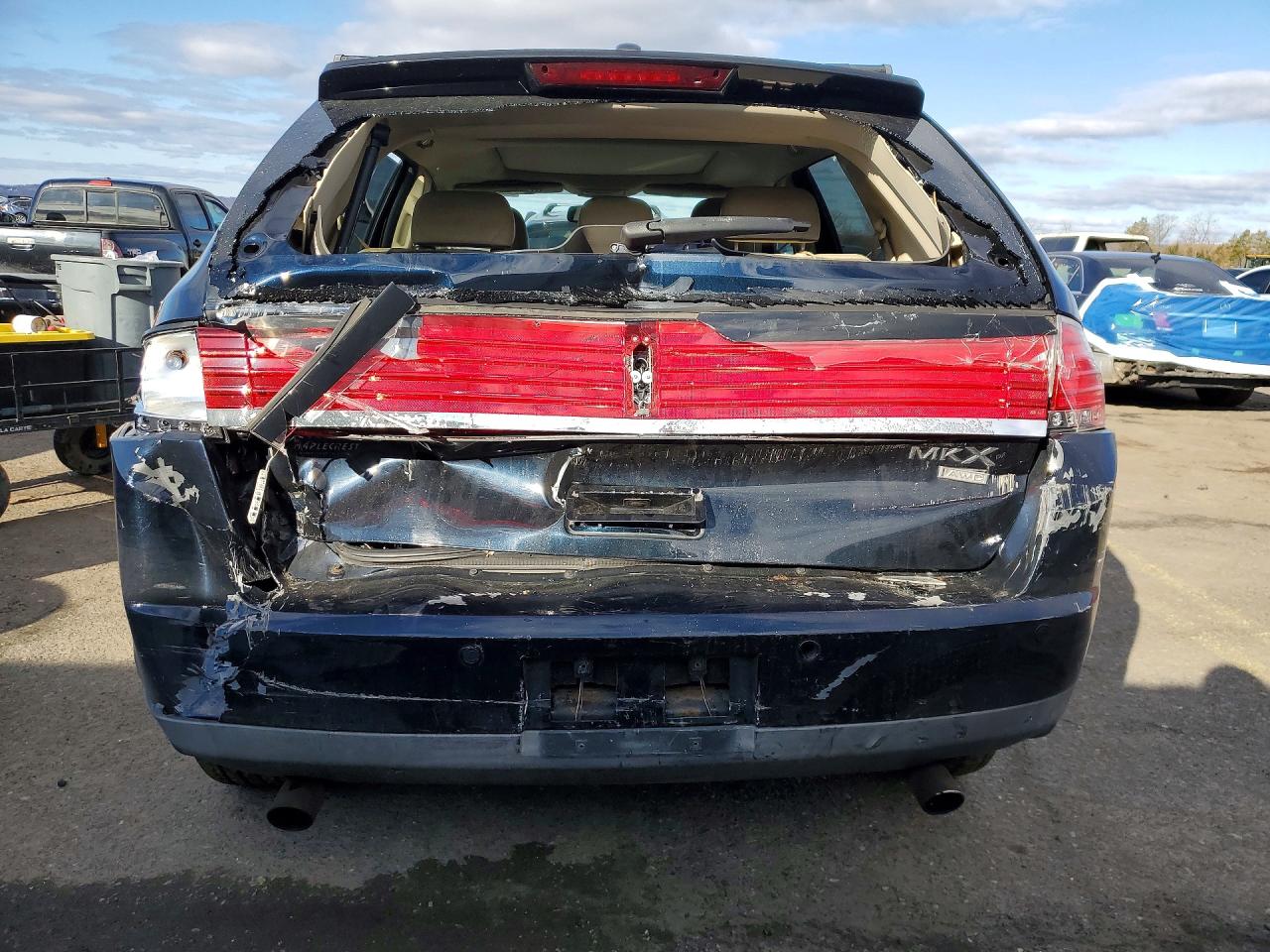 2008 LINCOLN TOWNHOUSE MKX photo 11