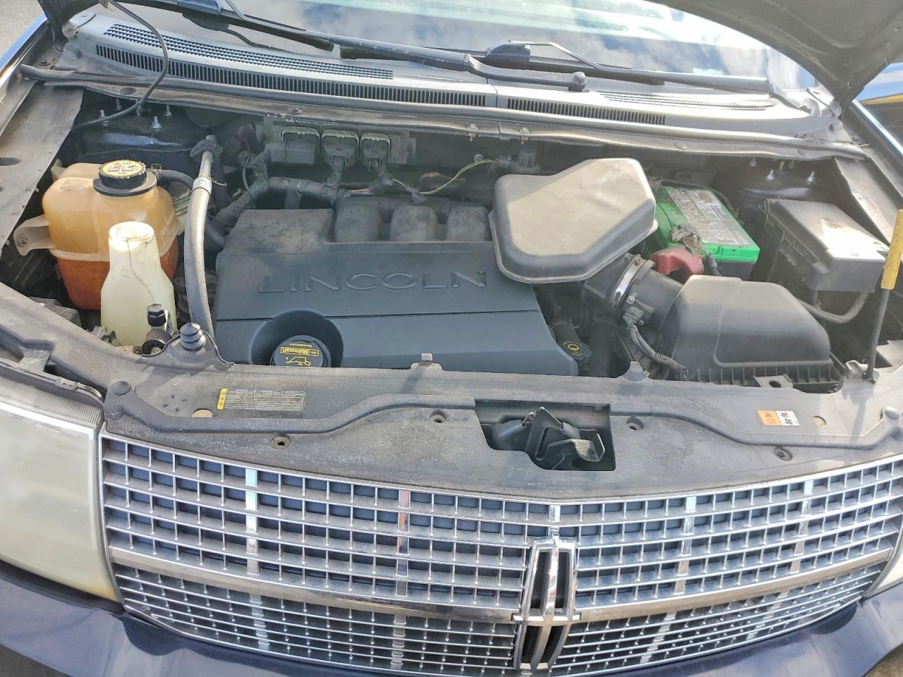 2008 LINCOLN TOWNHOUSE MKX photo 23