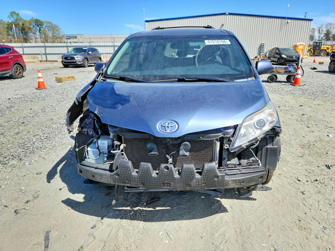2015 TOYOTA SIENNA LE 8-PASSENGER photo 5