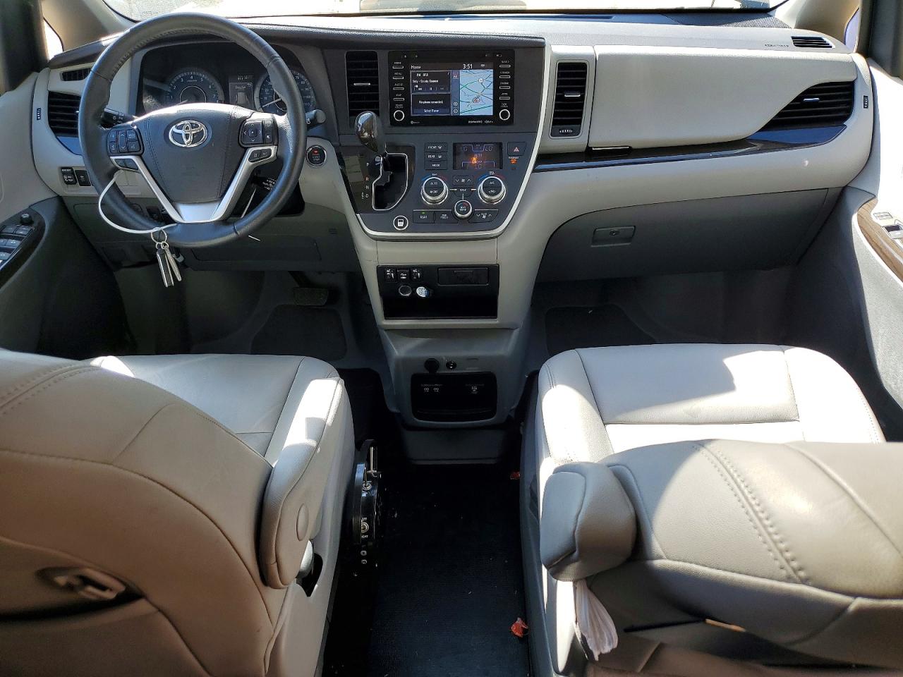 2020 TOYOTA SIENNA XLE 8-PASSENGER photo 22
