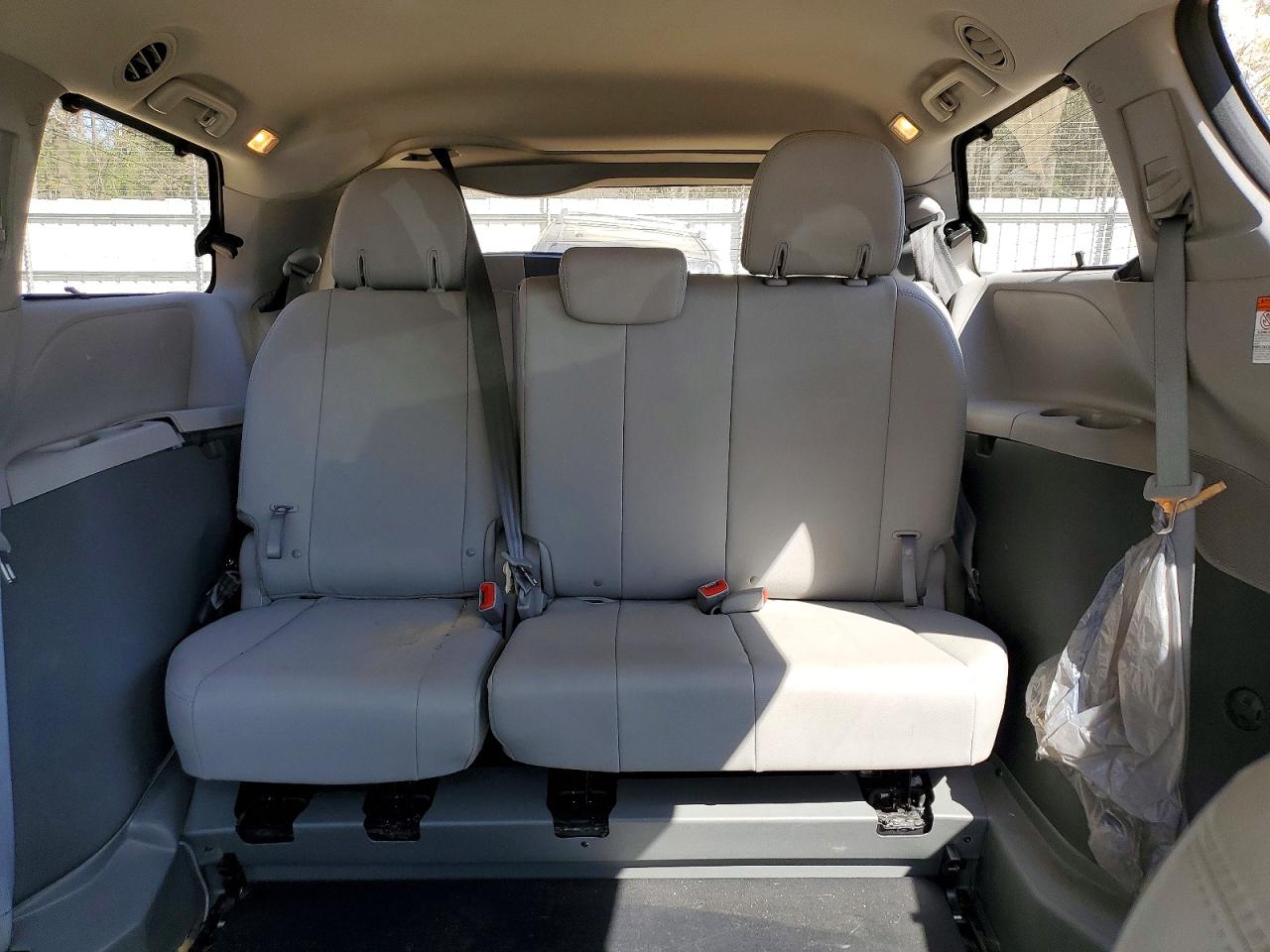 2020 TOYOTA SIENNA XLE 8-PASSENGER photo 28
