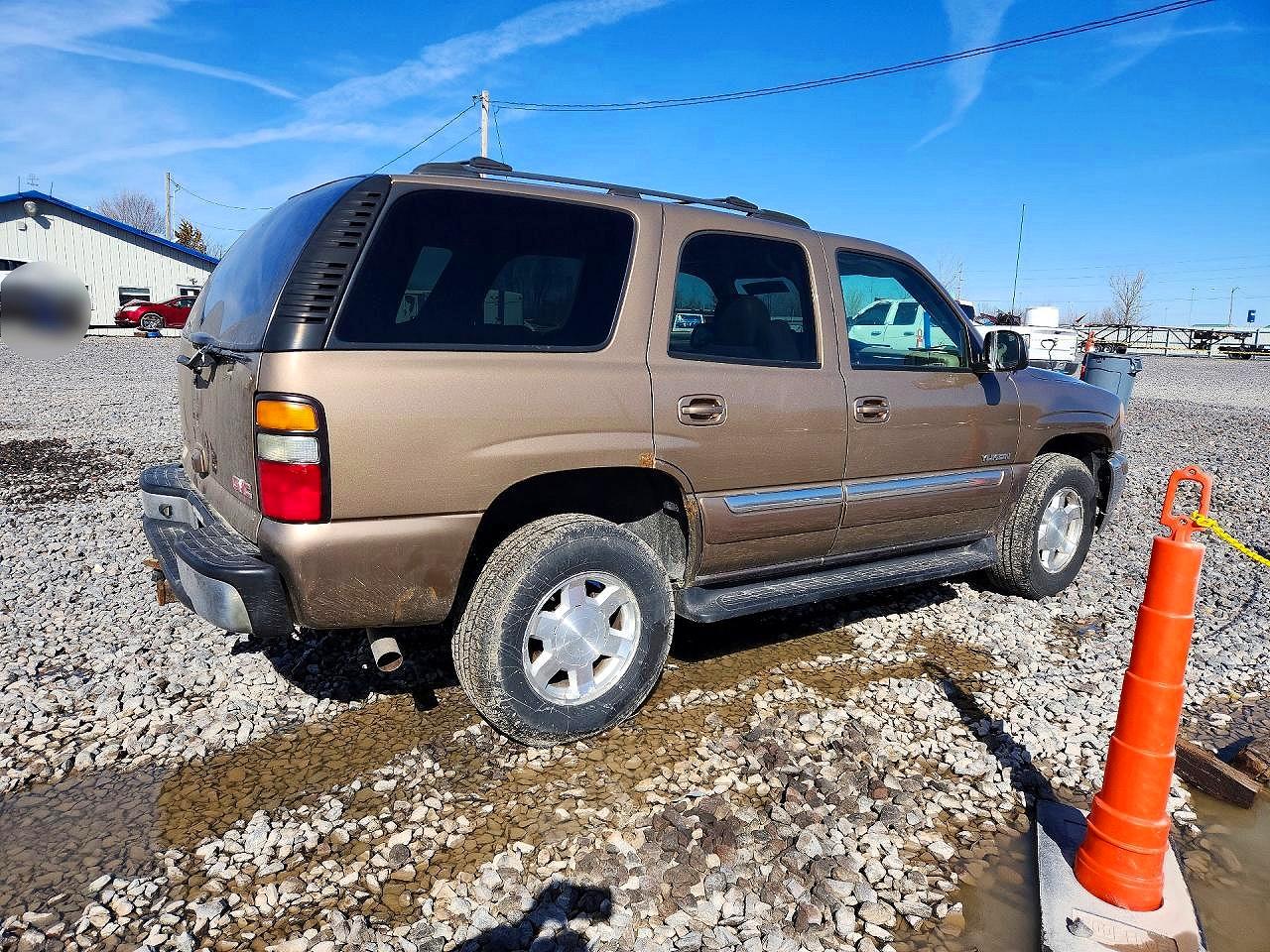 2004 GMC YUKON photo 5