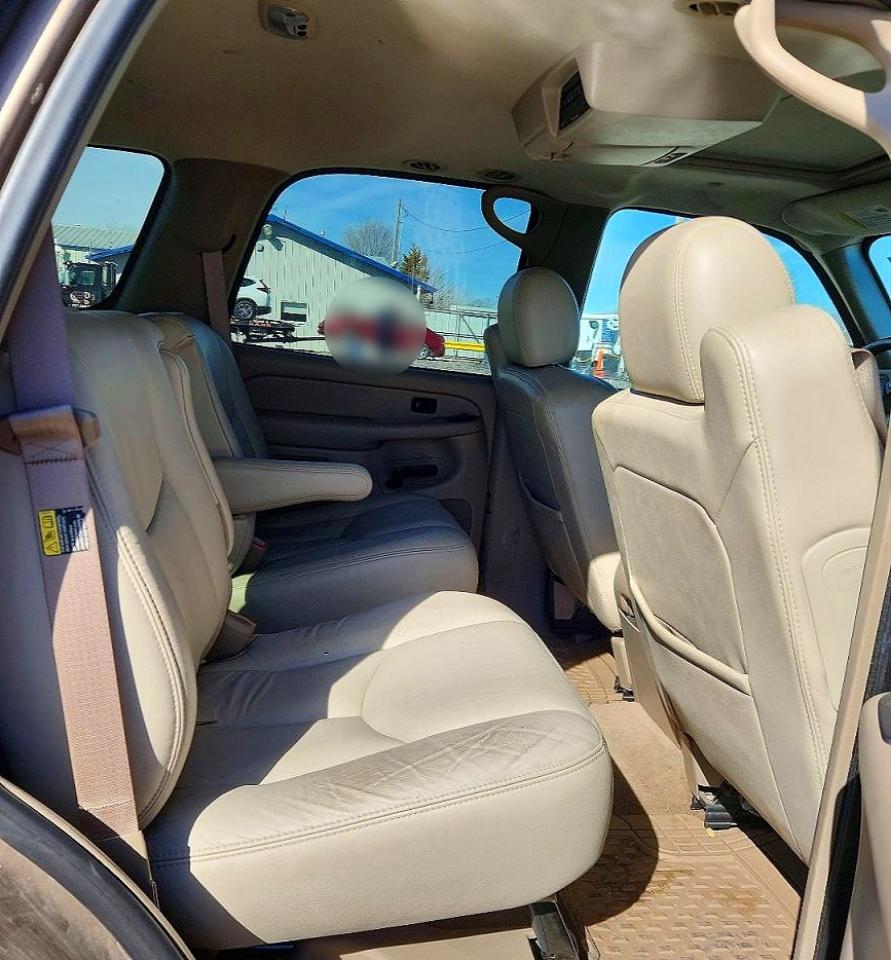 2004 GMC YUKON photo 19
