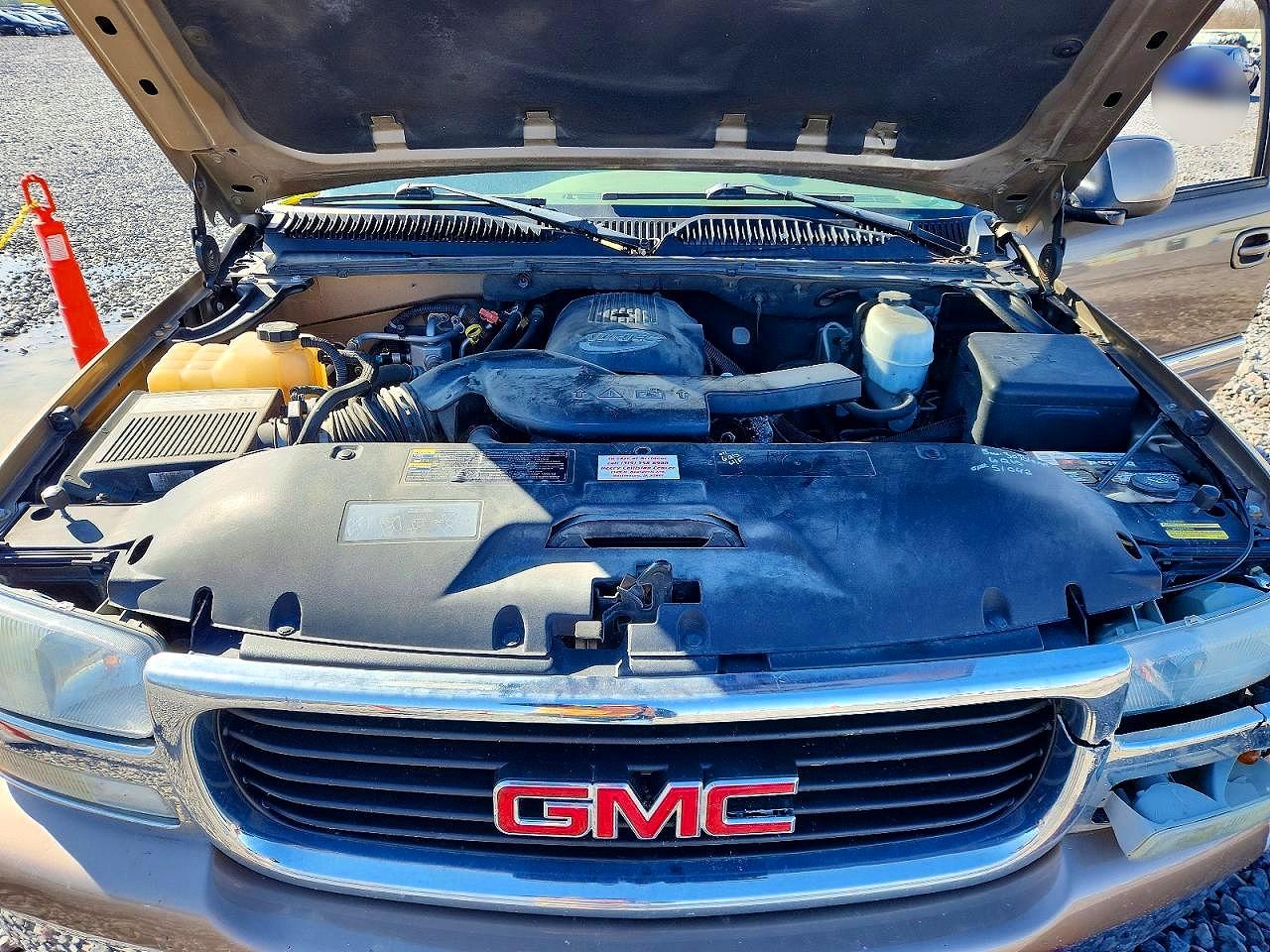 2004 GMC YUKON photo 21