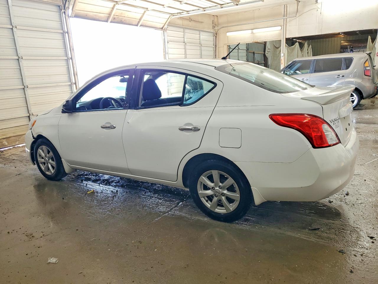 2014 NISSAN VERSA 1.6 S photo 4