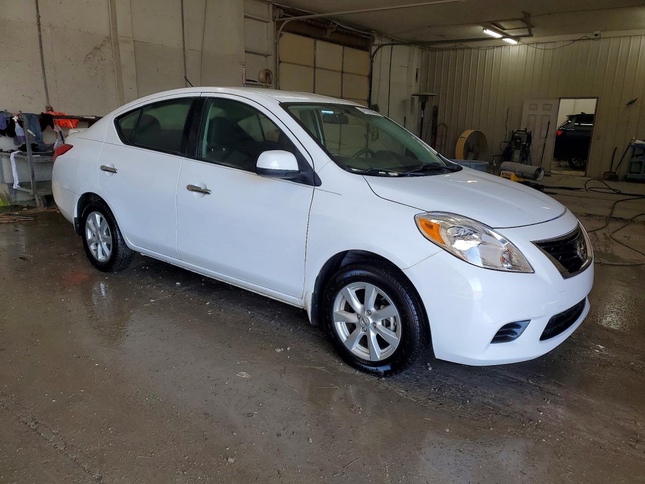 2014 NISSAN VERSA 1.6 S photo 10