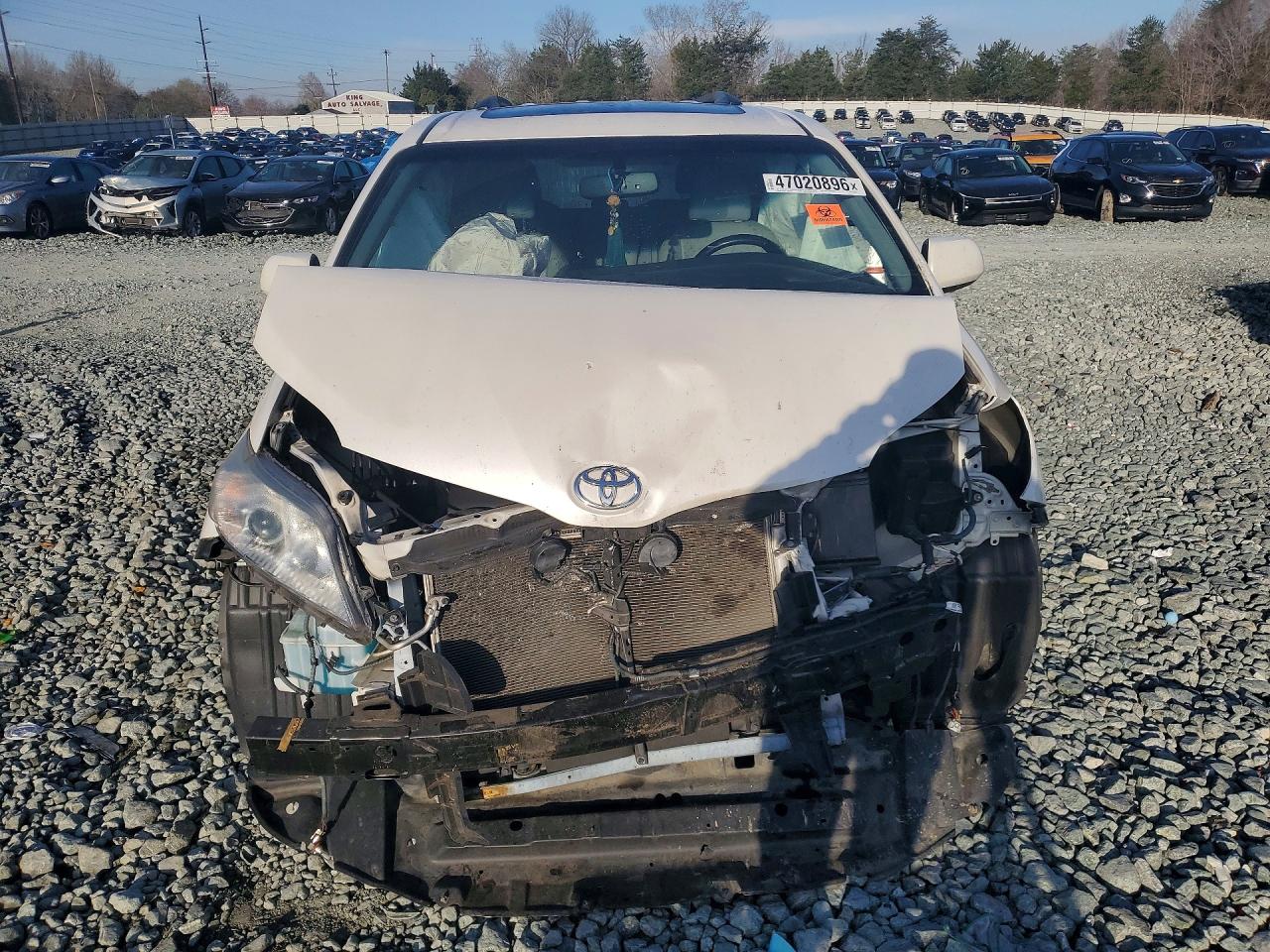 2016 TOYOTA SIENNA XLE 8-PASSENGER photo 9