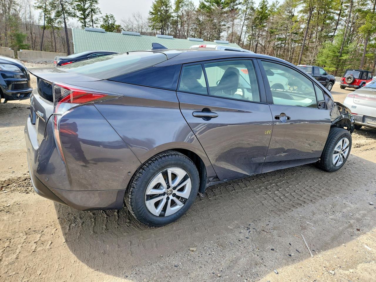 2017 TOYOTA PRIUS TWO photo 5