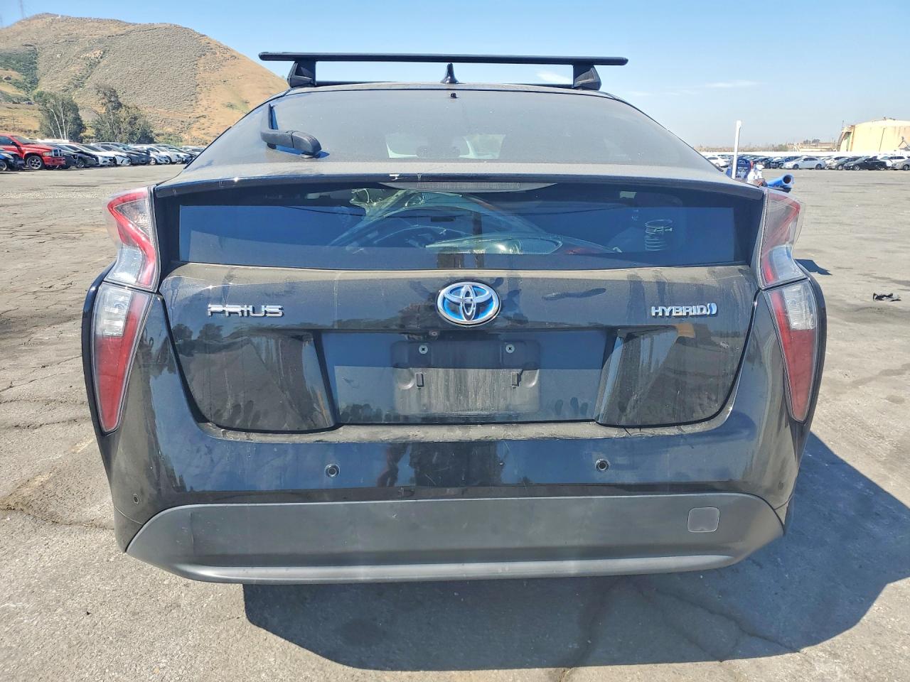 2017 TOYOTA PRIUS TWO photo 6