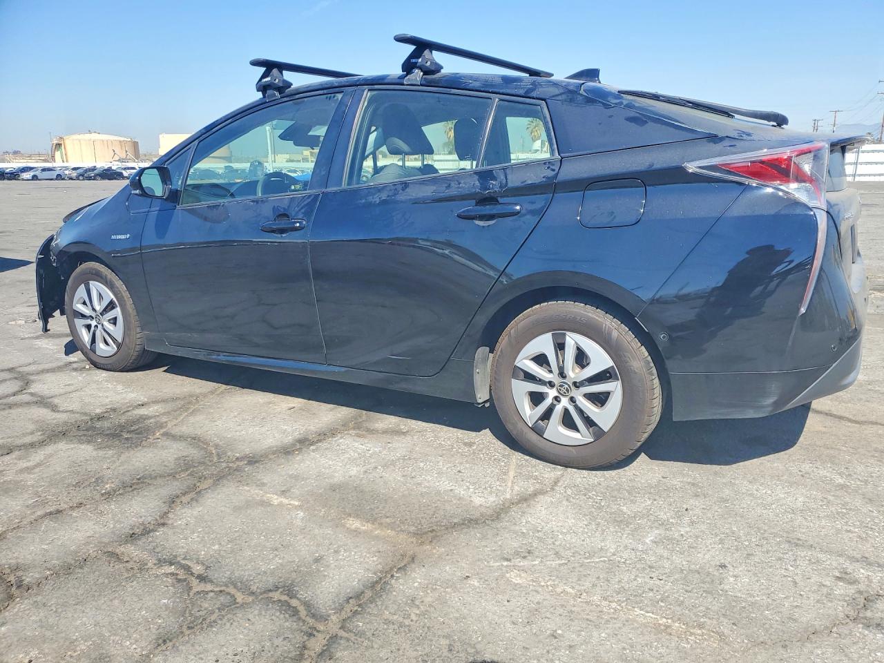 2017 TOYOTA PRIUS TWO photo 2