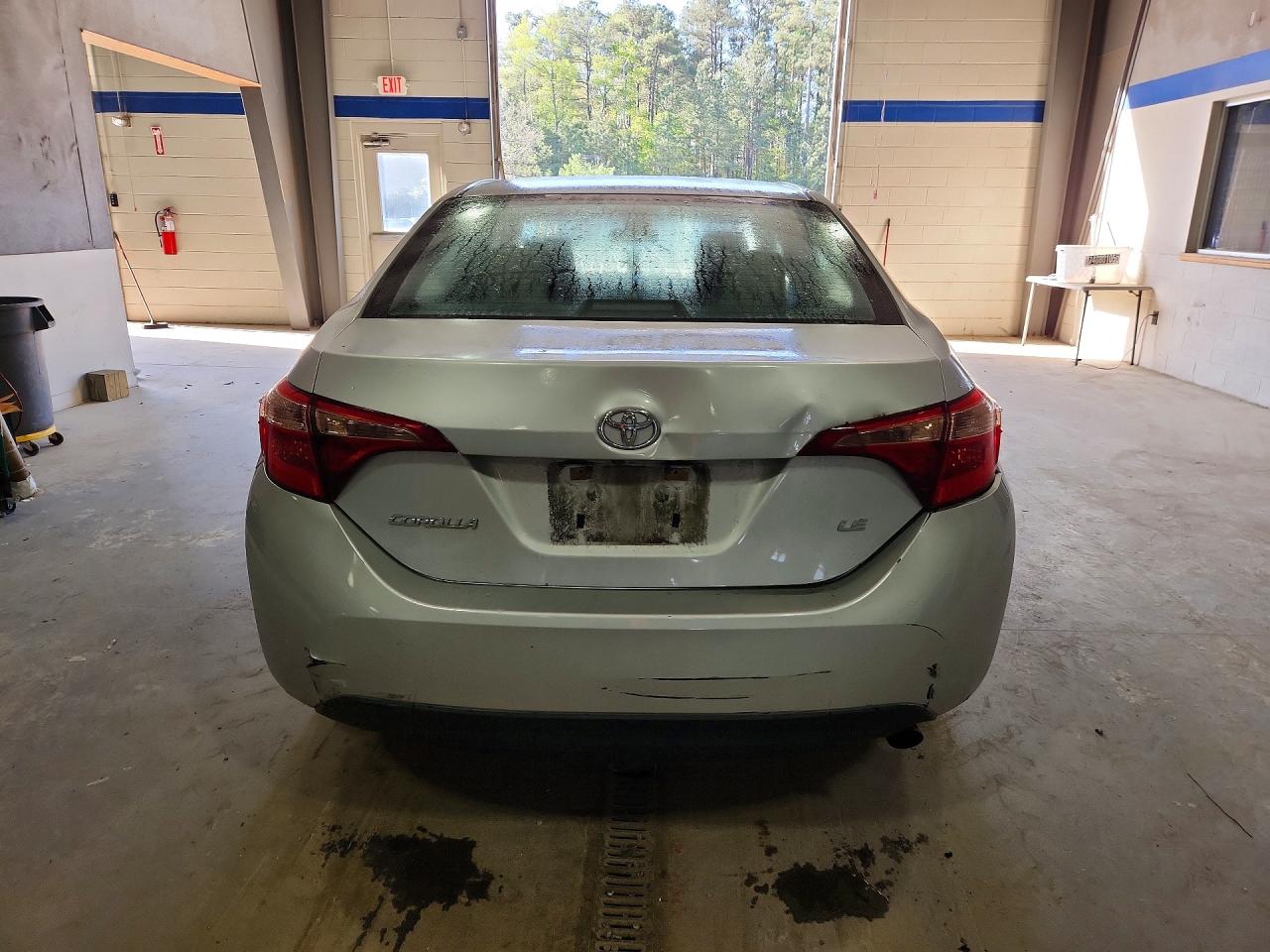 2019 TOYOTA COROLLA LE photo 11