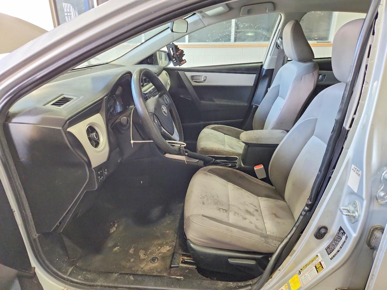 2019 TOYOTA COROLLA LE photo 13