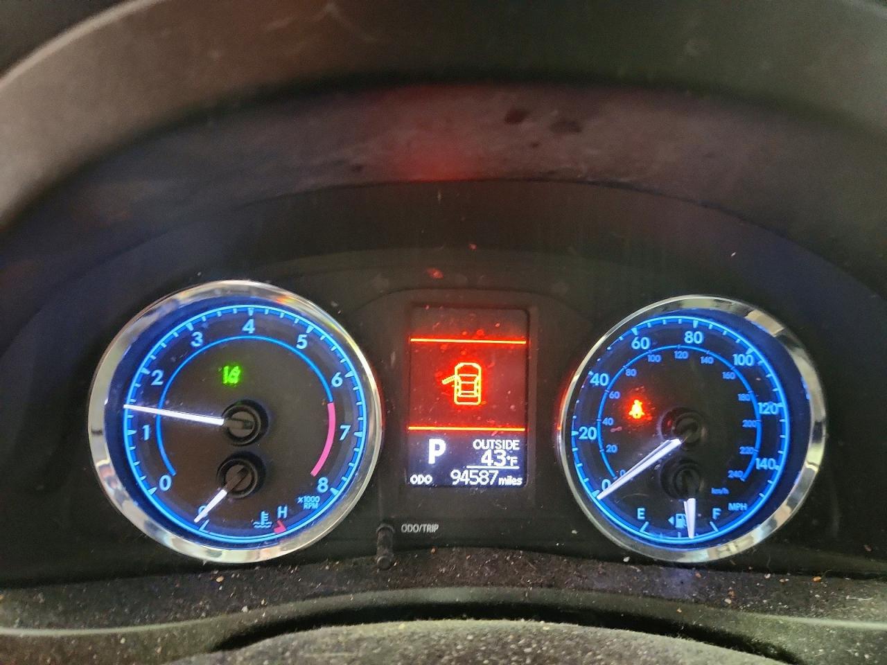 2019 TOYOTA COROLLA LE photo 17