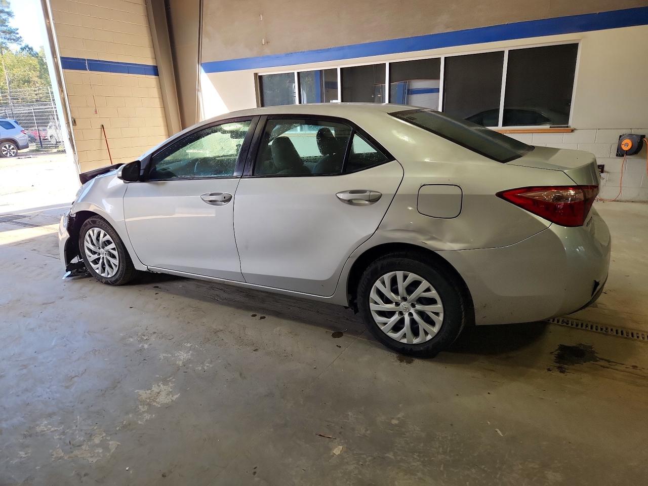 2019 TOYOTA COROLLA LE photo 3