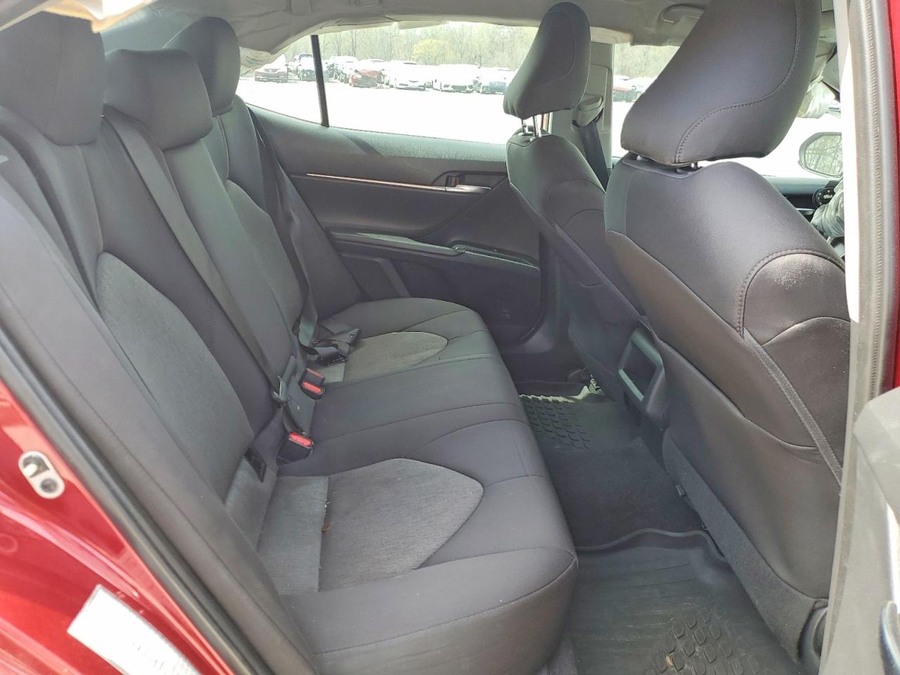 2020 TOYOTA CAMRY LE photo 19