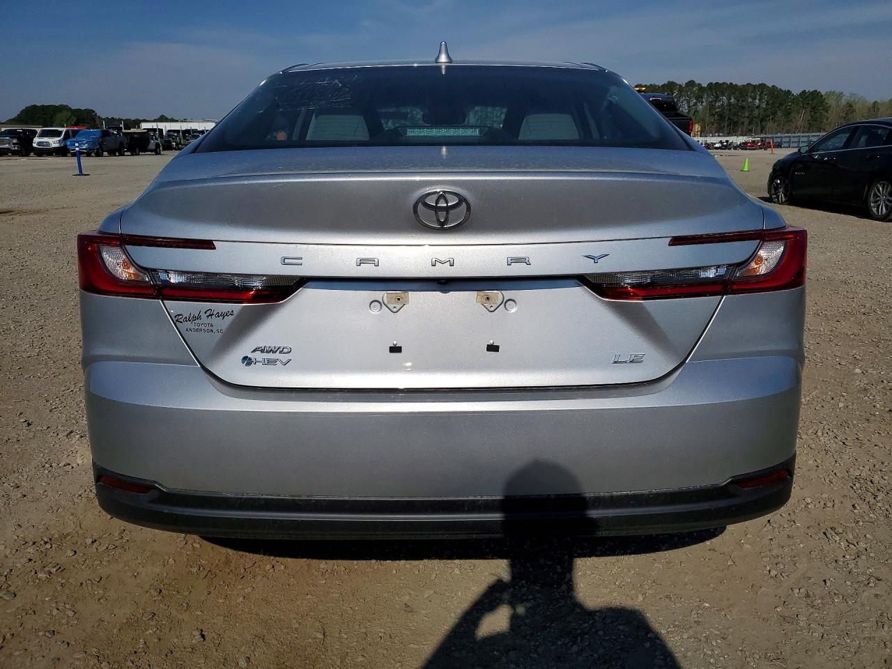 2025 TOYOTA CAMRY LE photo 11