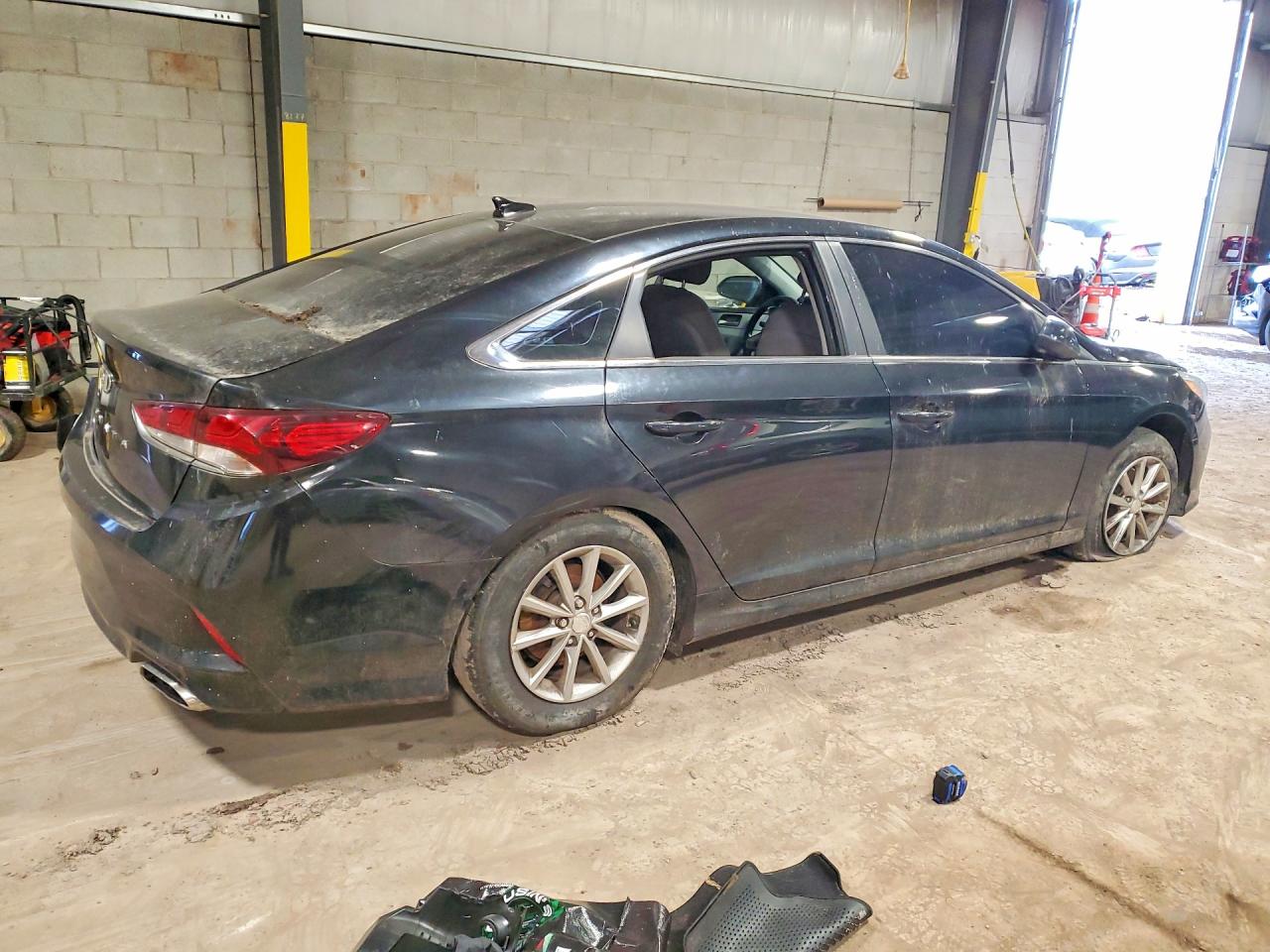 2018 HYUNDAI SONATA SE photo 3