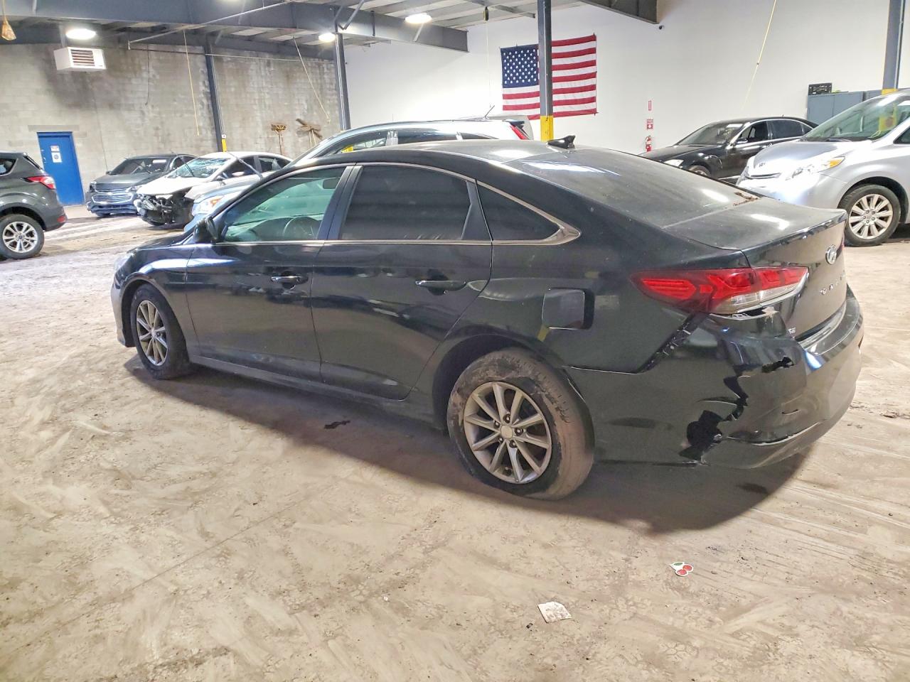 2018 HYUNDAI SONATA SE photo 2