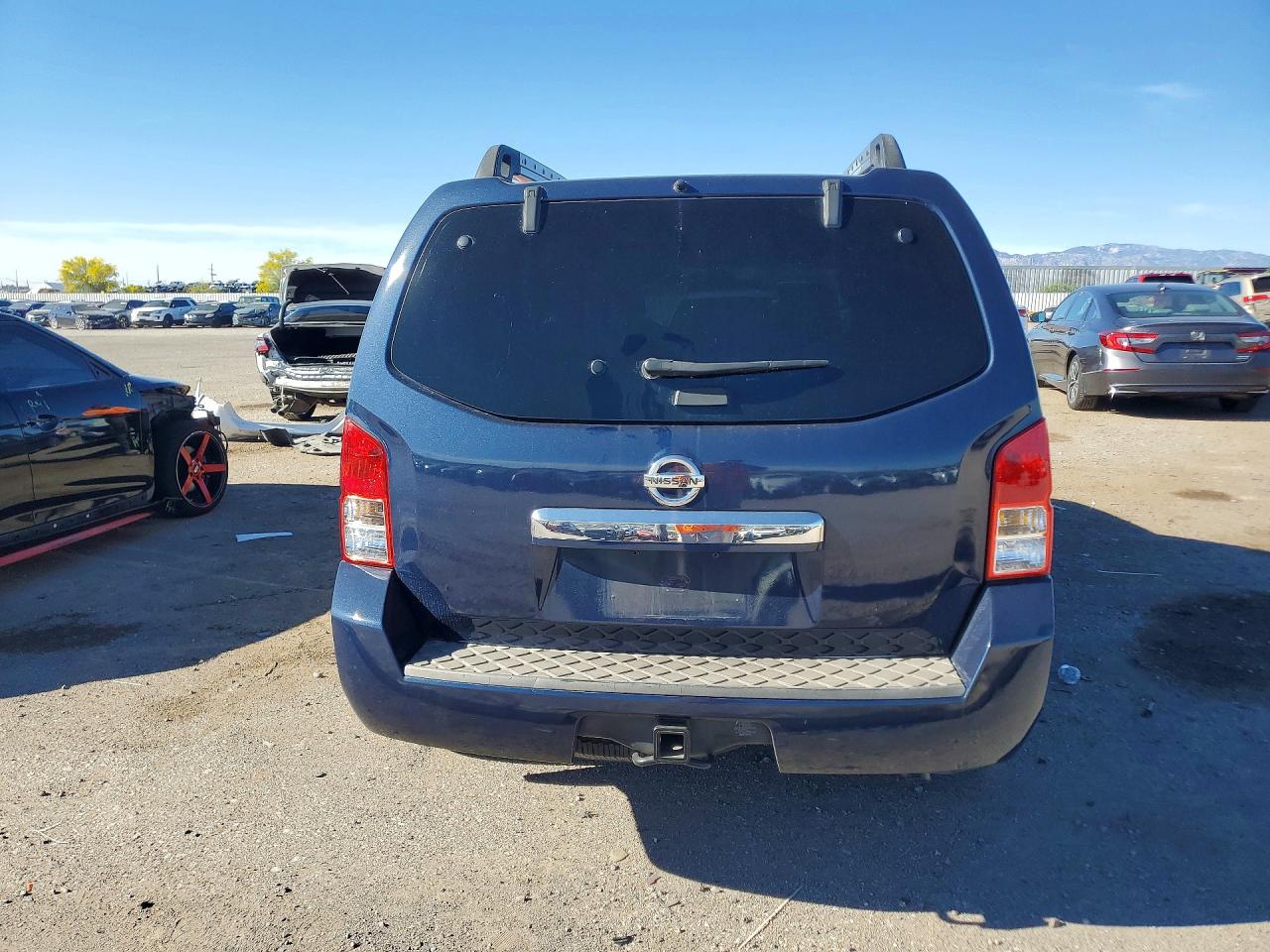 2009 NISSAN PATHFINDER S photo 11