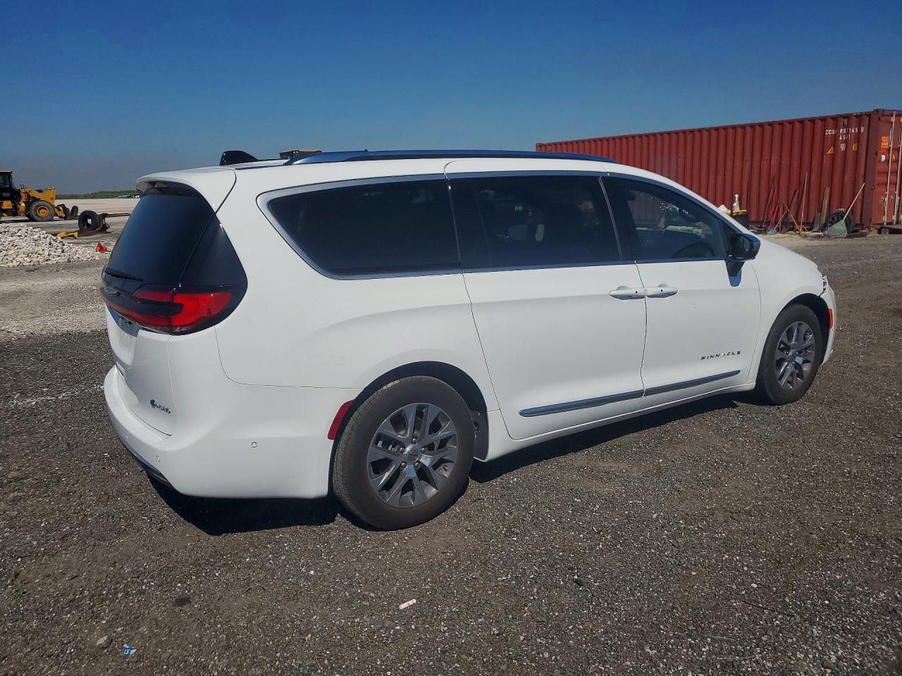 2025 CHRYSLER PACIFICA HYBRID PINNACLE photo 9