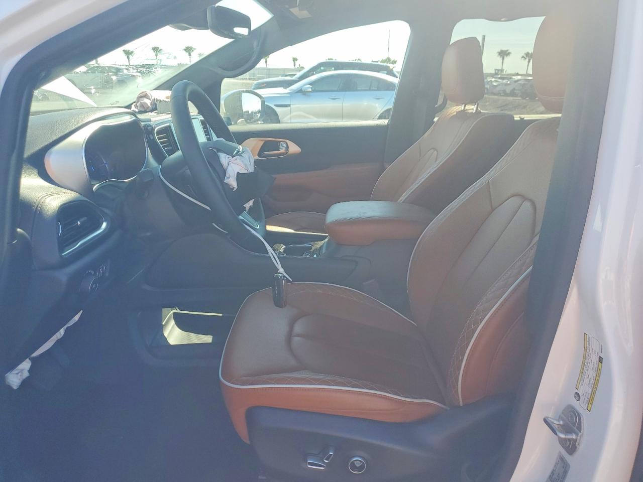 2025 CHRYSLER PACIFICA HYBRID PINNACLE photo 25
