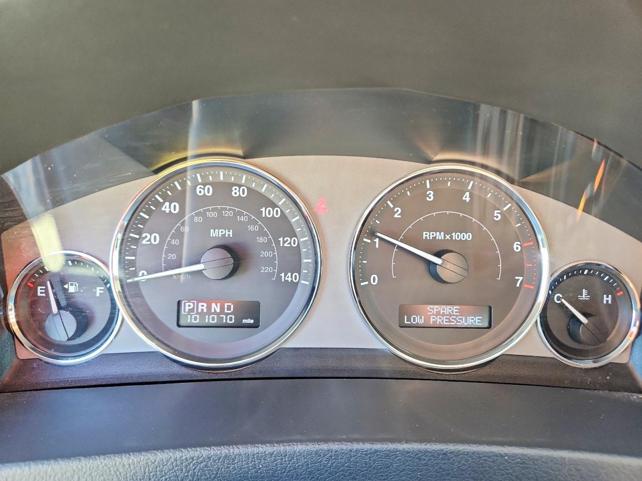 2009 JEEP GRAND CHEROKEE OVERLAND photo 25