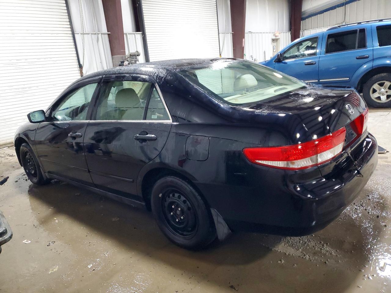 2004 HONDA ACCORD LX photo 3