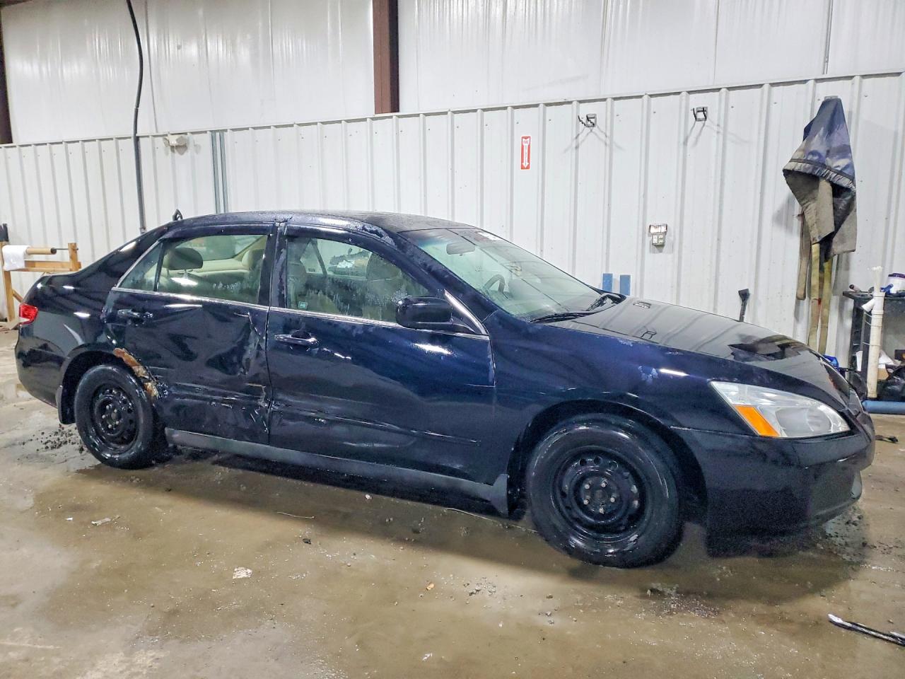 2004 HONDA ACCORD LX photo 7