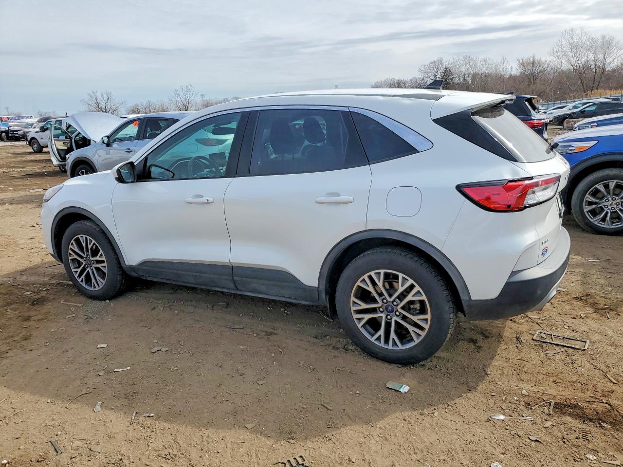 2022 FORD ESCAPE SEL photo 2