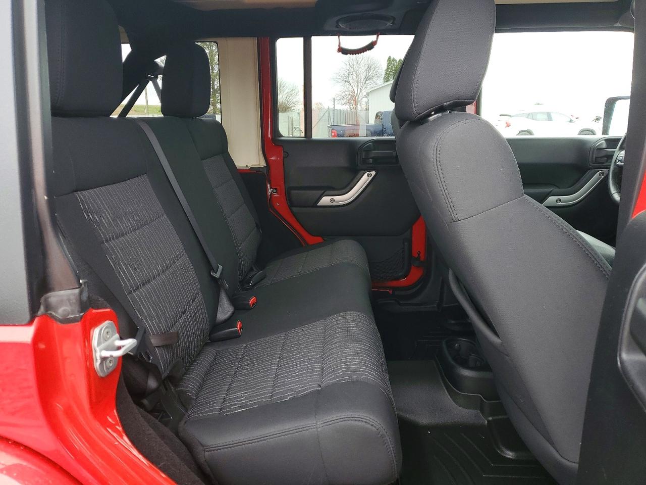 2011 JEEP WRANGLER UNLIMITED SAHARA photo 21