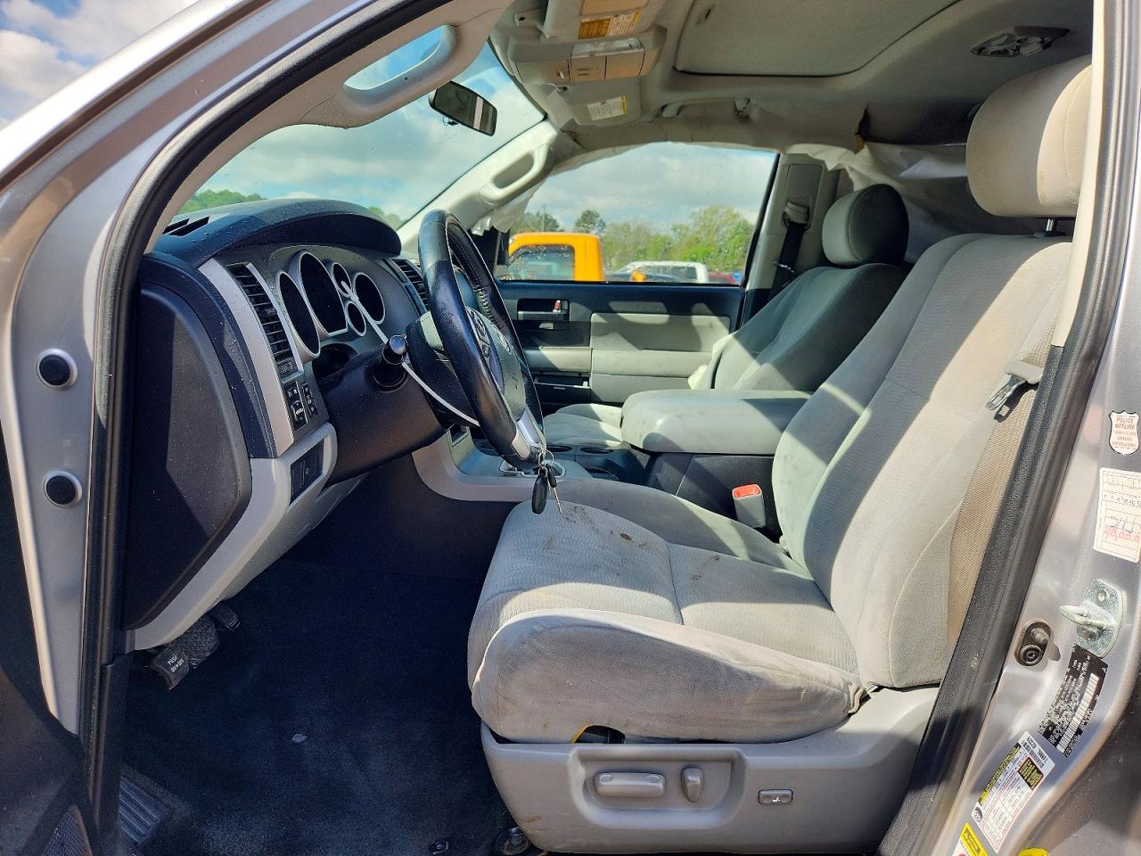 2015 TOYOTA SEQUOIA SR5 photo 7