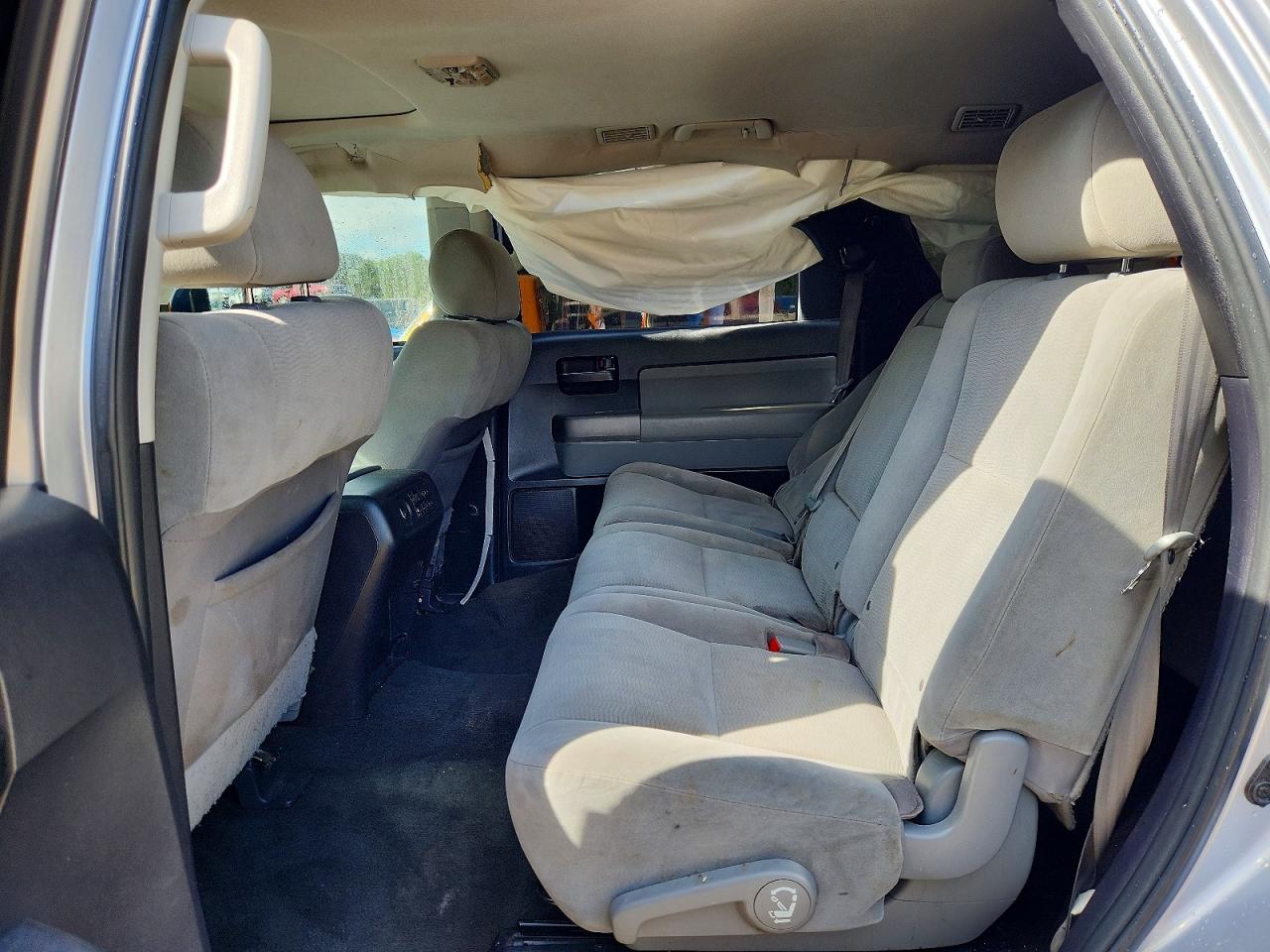 2015 TOYOTA SEQUOIA SR5 photo 11