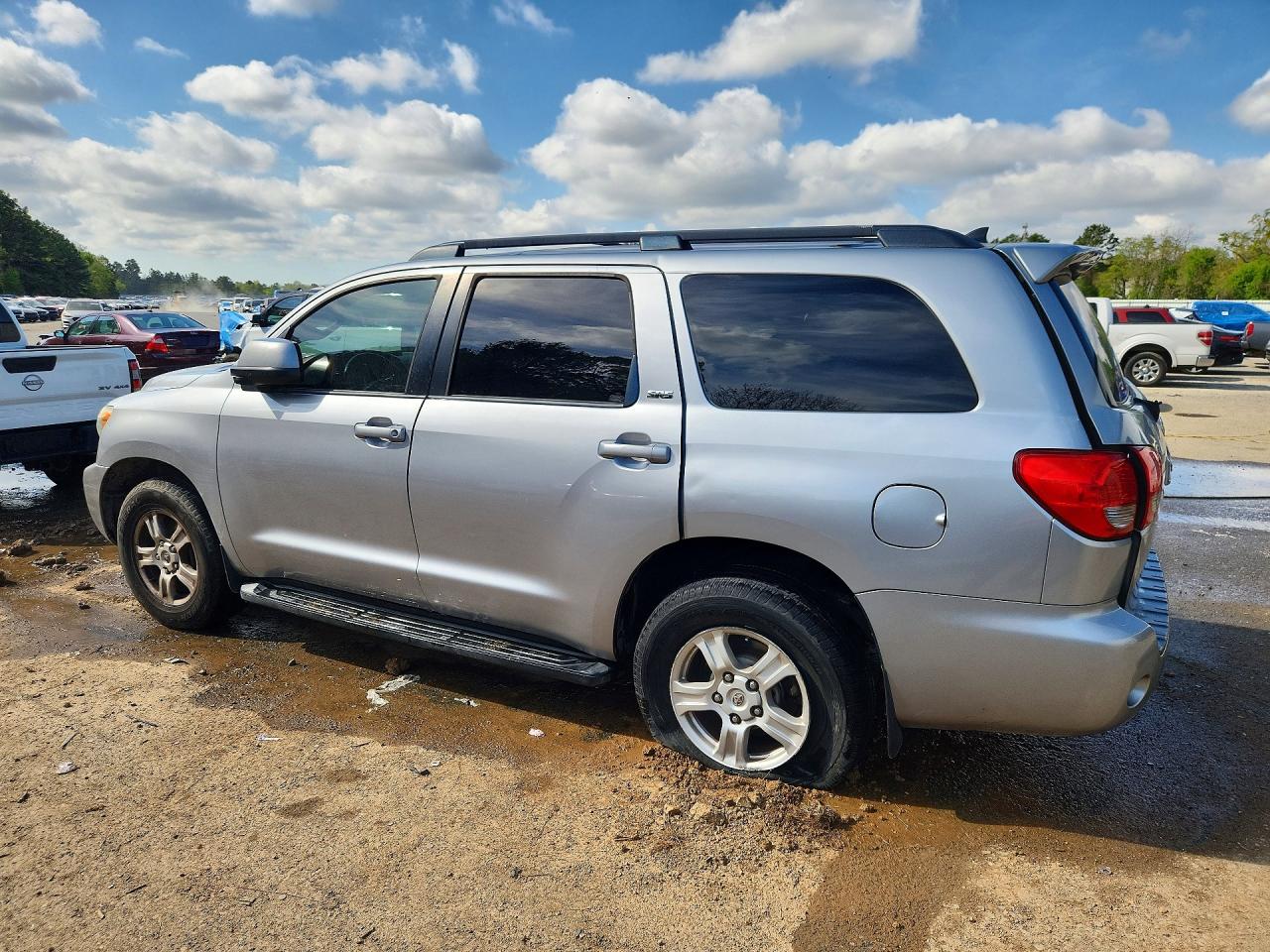 2015 TOYOTA SEQUOIA SR5 photo 2