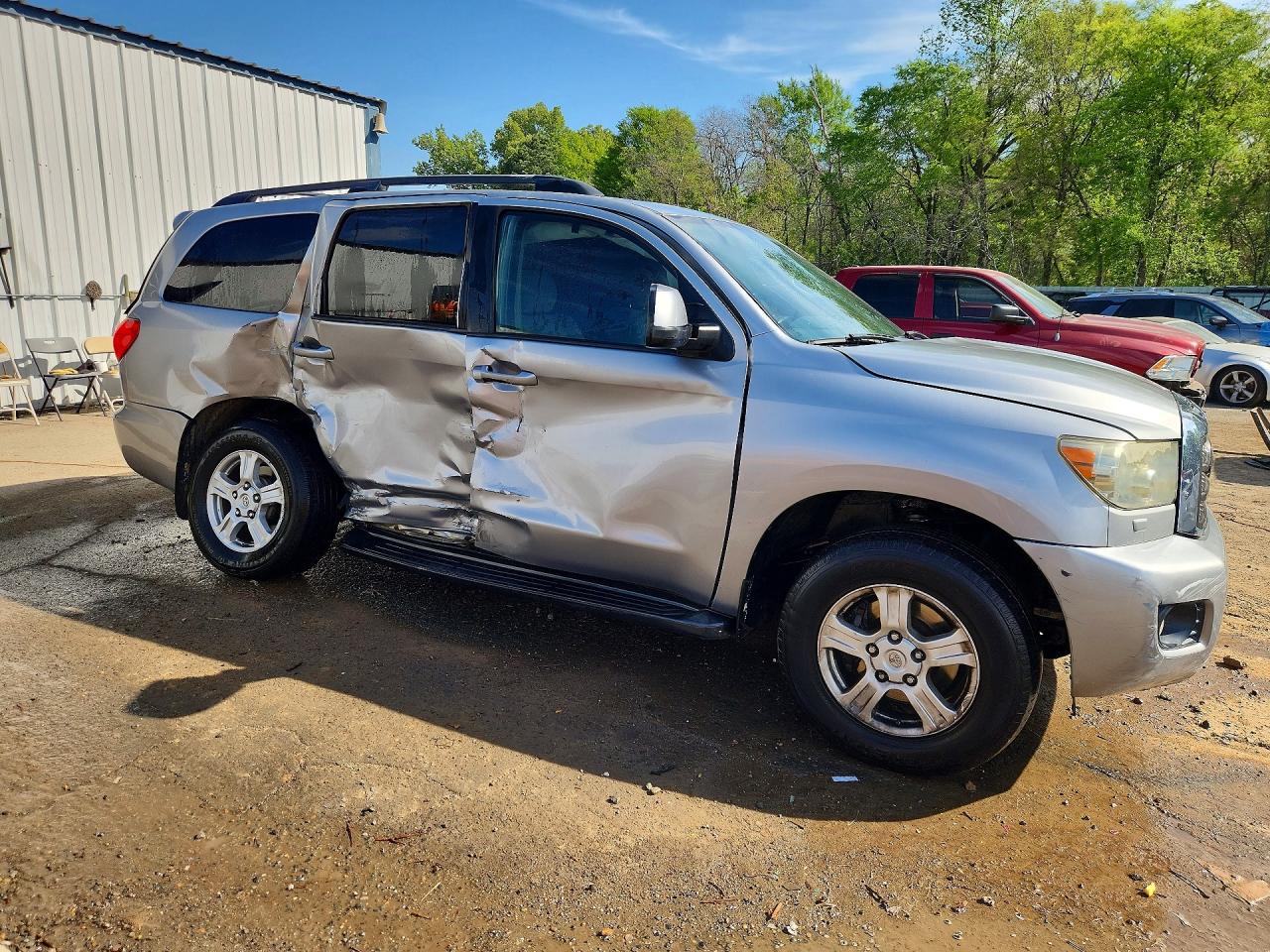 2015 TOYOTA SEQUOIA SR5 photo 4