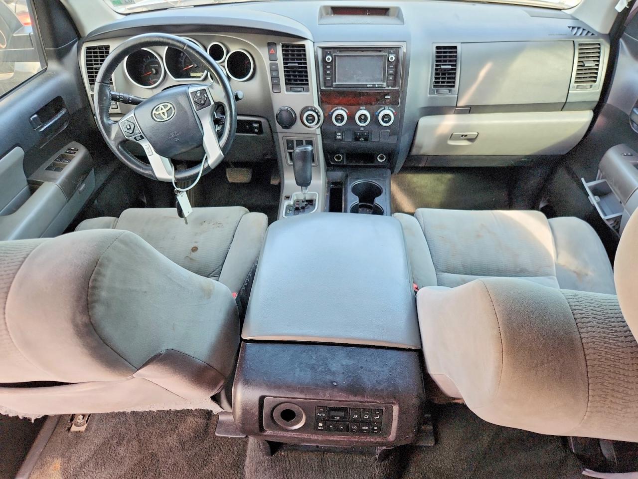 2015 TOYOTA SEQUOIA SR5 photo 8