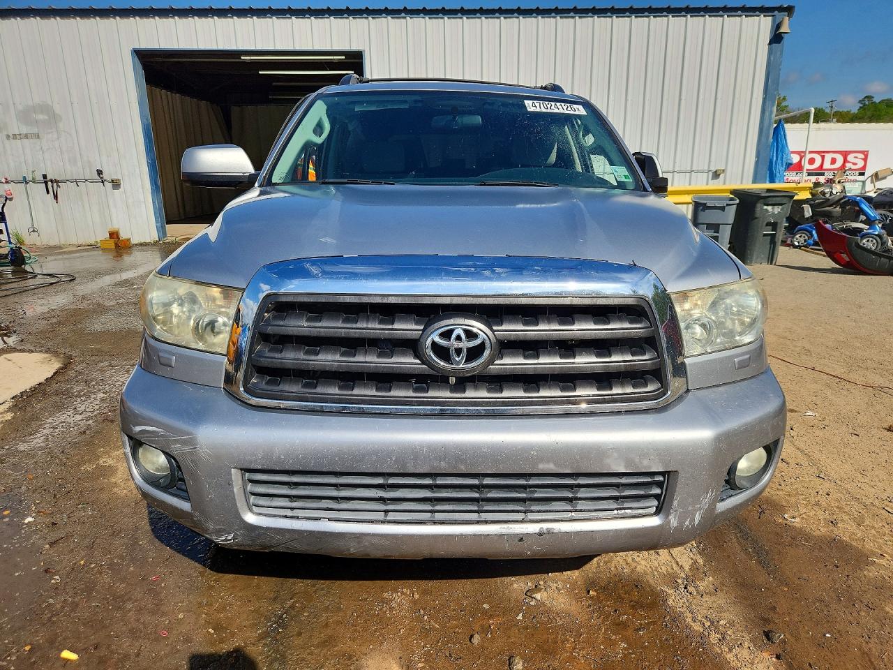 2015 TOYOTA SEQUOIA SR5 photo 5