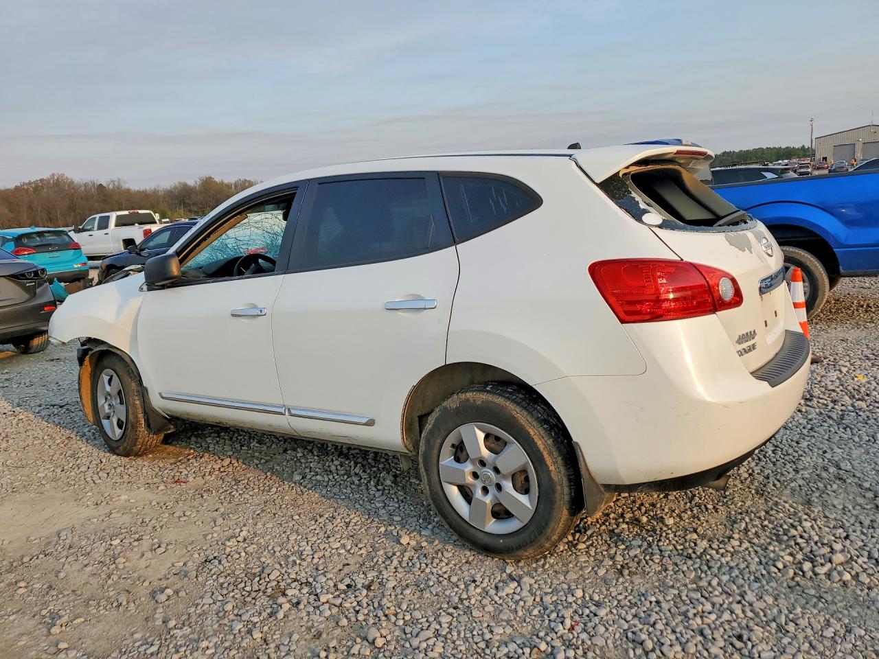2011 NISSAN ROGUE S photo 2