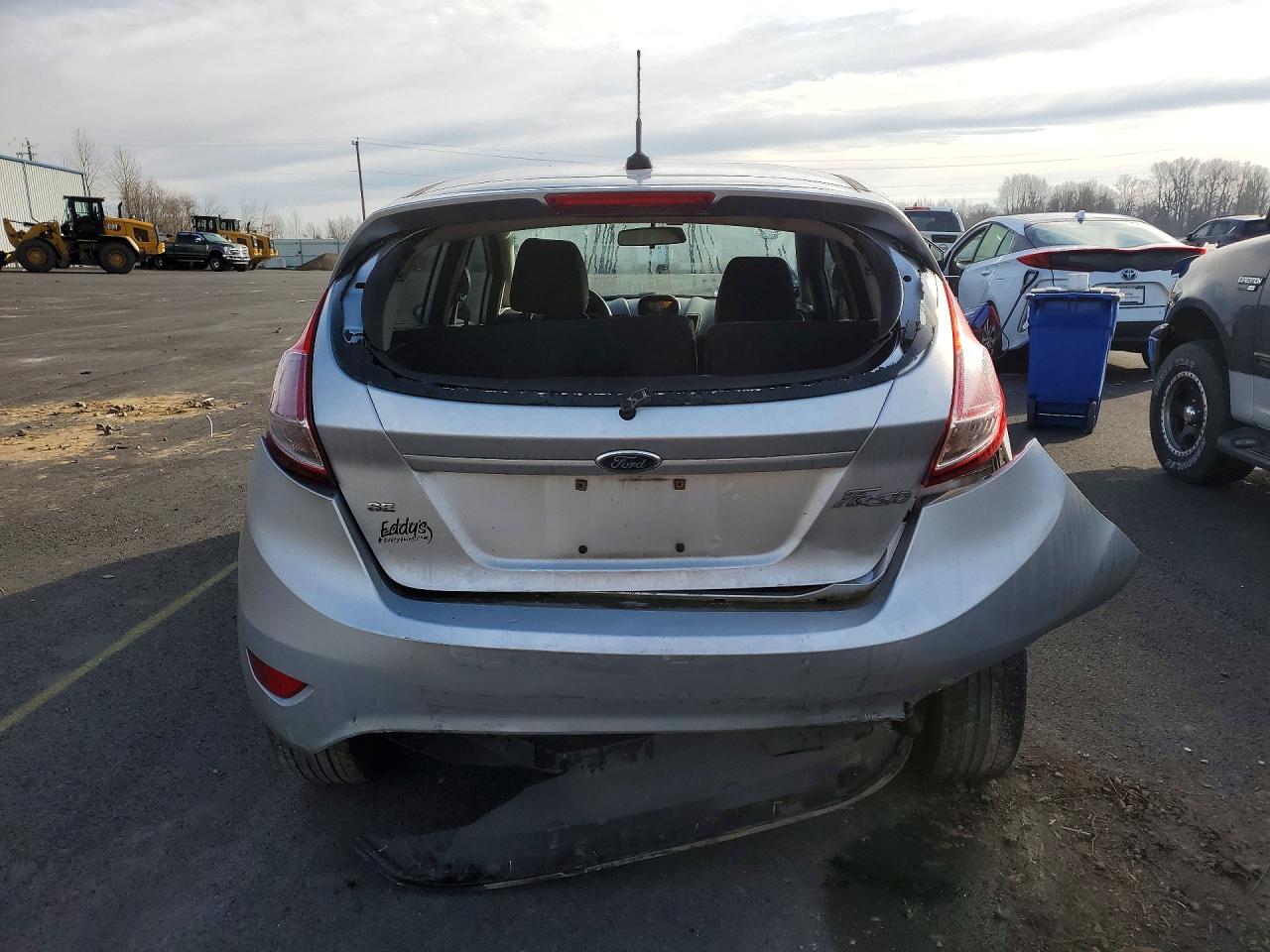 2015 FORD FIESTA SE photo 6