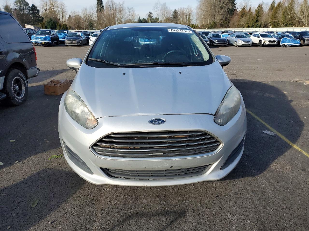 2015 FORD FIESTA SE photo 5