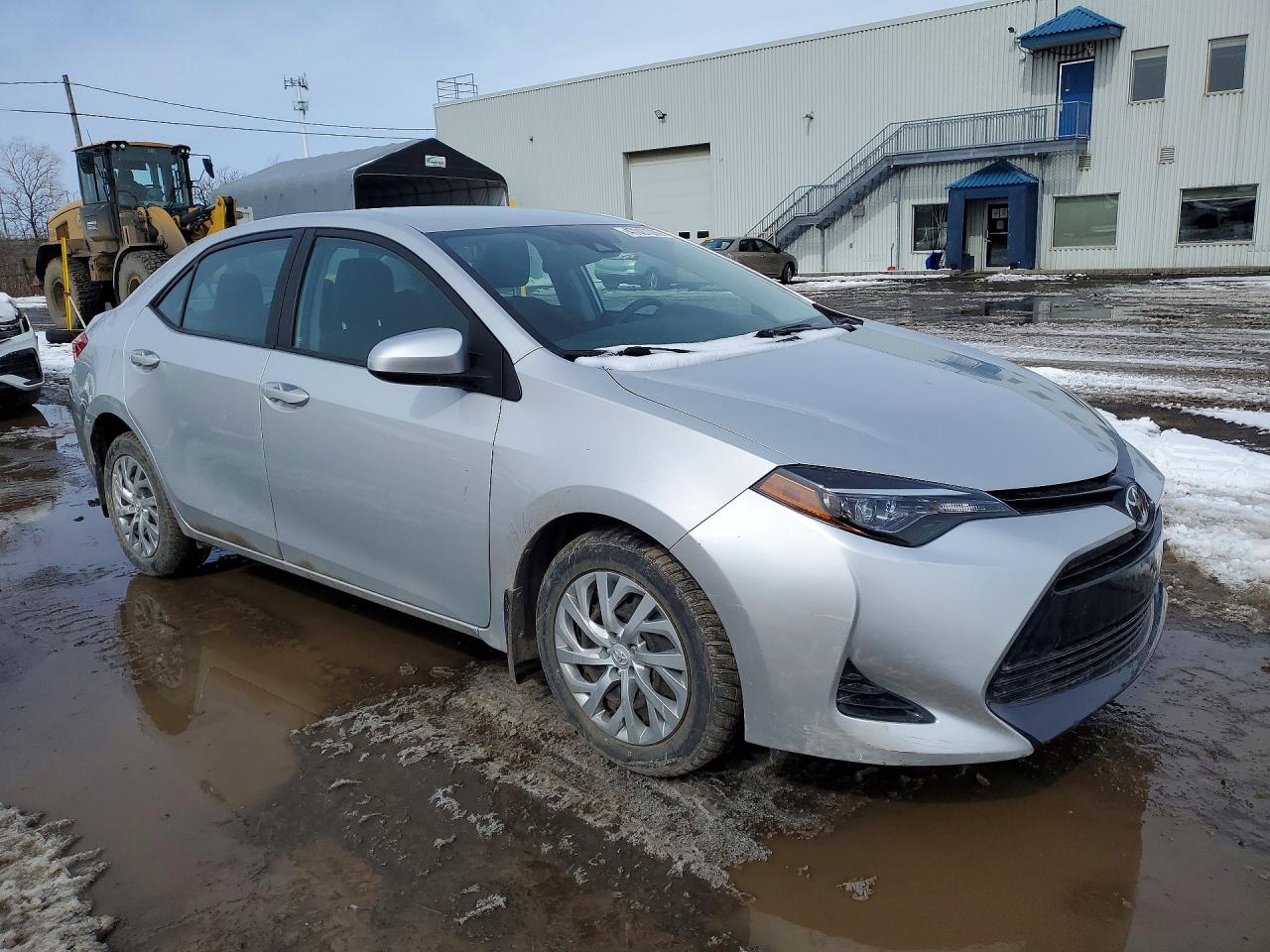 2017 TOYOTA COROLLA photo 4