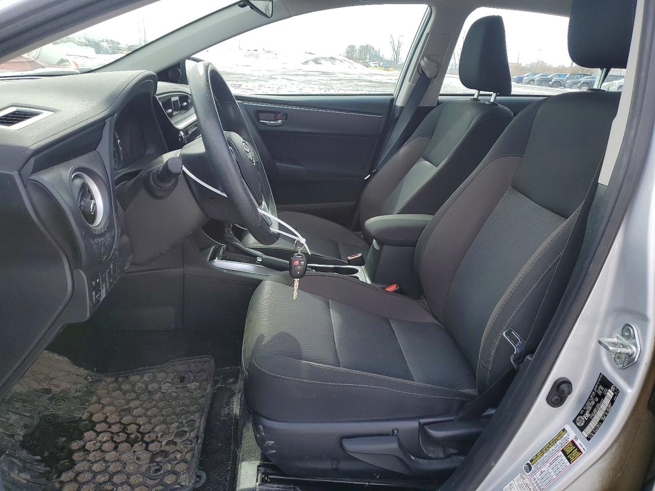 2017 TOYOTA COROLLA photo 7