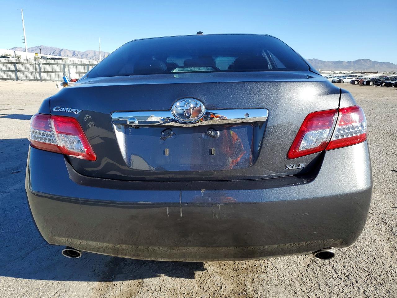 2011 TOYOTA CAMRY XLE V6 photo 11