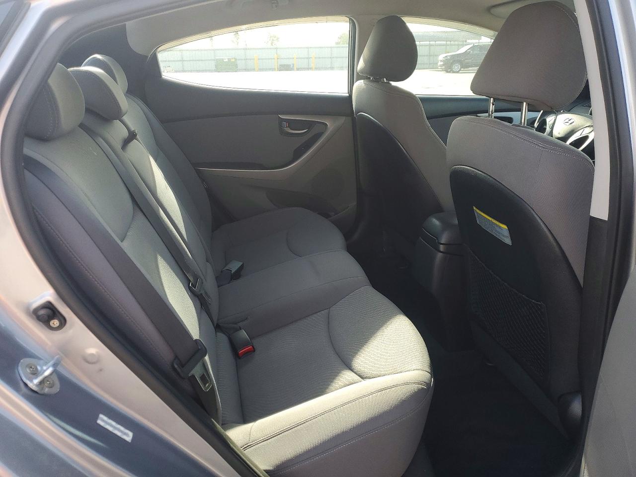 2015 HYUNDAI ELANTRA SE photo 10