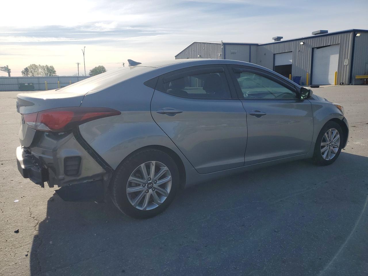 2015 HYUNDAI ELANTRA SE photo 3