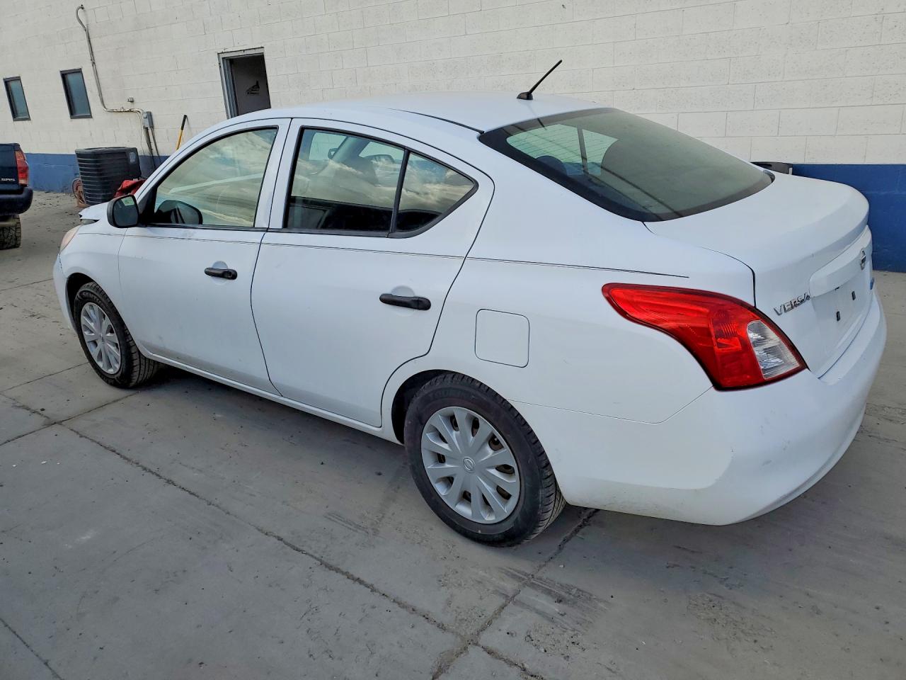 2014 NISSAN VERSA 1.6 S photo 3
