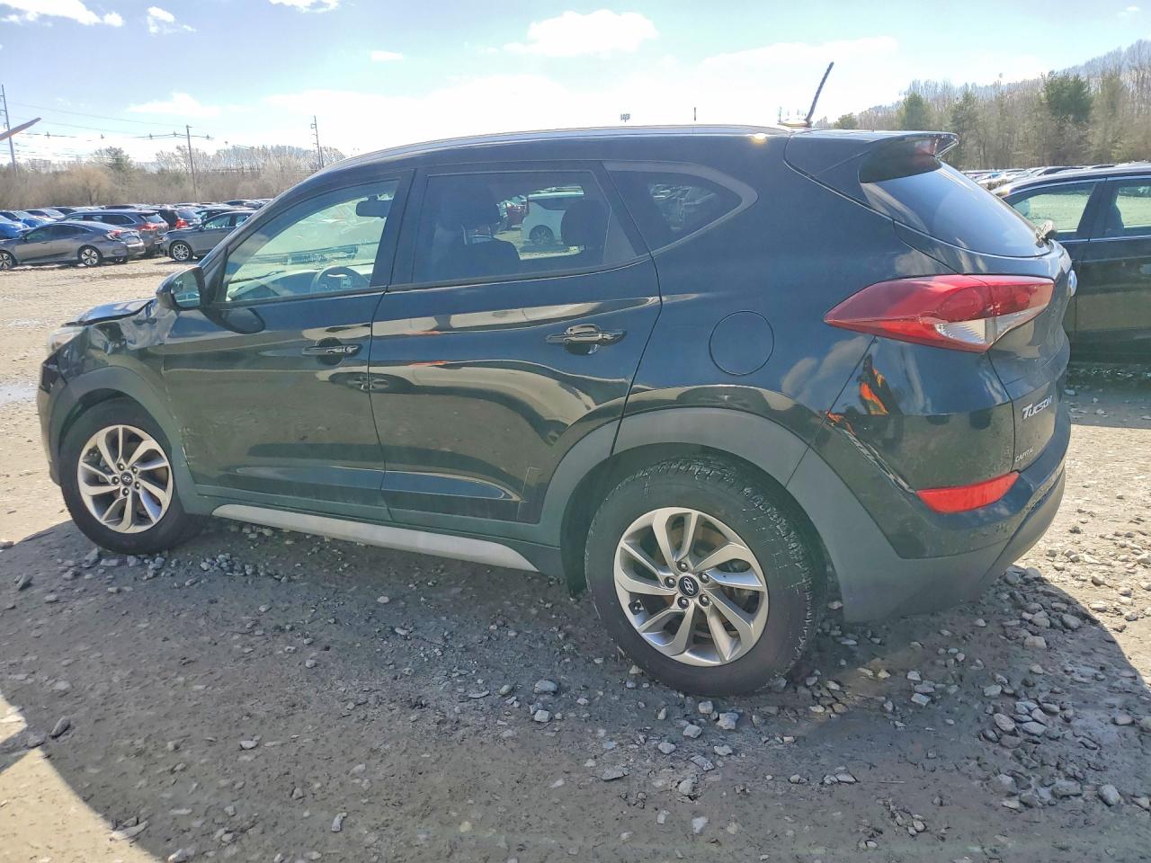 2017 HYUNDAI TUCSON SE photo 2