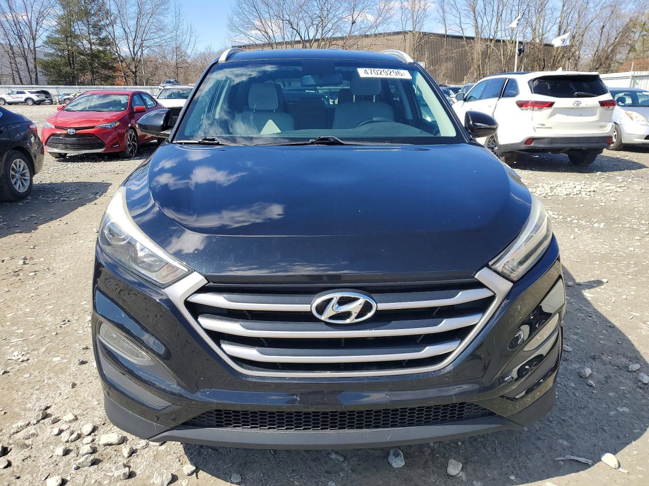 2017 HYUNDAI TUCSON SE photo 5