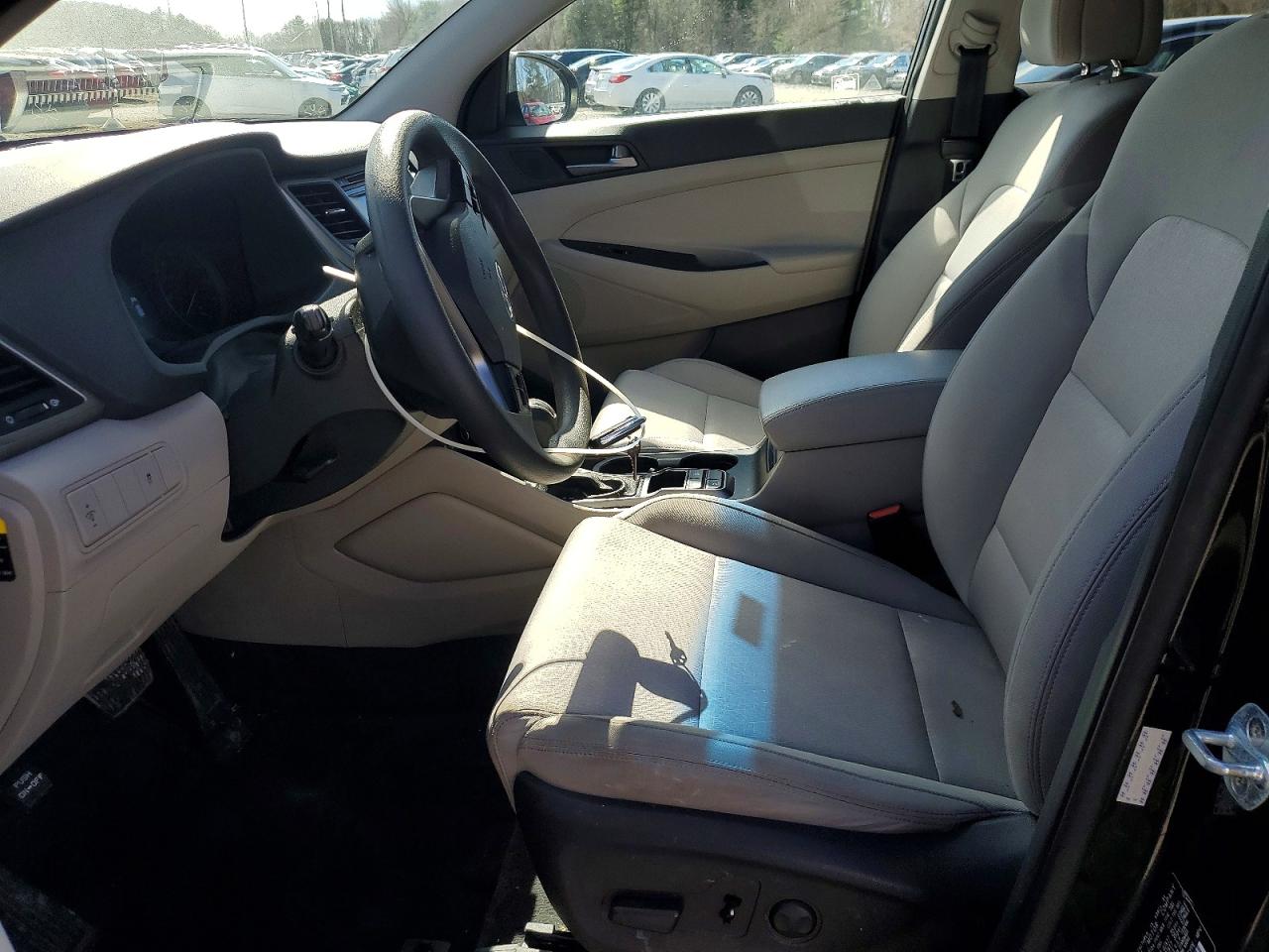 2017 HYUNDAI TUCSON SE photo 7