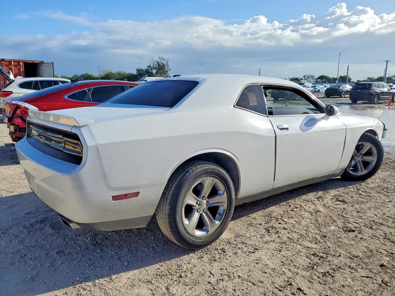 2013 DODGE CHALLENGER SXT photo 5